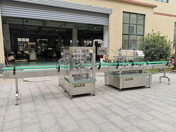 全套濃醬灌裝機(jī)生產(chǎn)線實(shí)拍圖