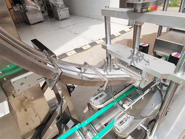 鄭州辣椒醬灌裝機(jī)