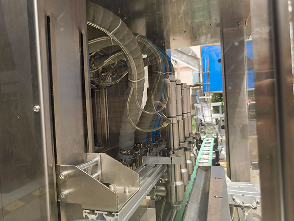 河南濃醬灌裝機(jī)